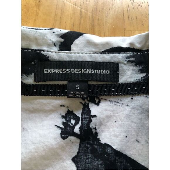 EXPRESS Botton Down Women’s Shirt Water Color Print Size S - Picture 10 of 12